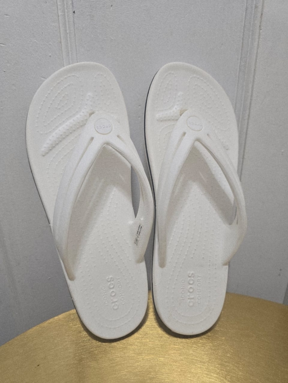 Crocs Sandals Women’s 9 Crocband Flip-Flop White Toe-Post Casual Comfort - Picture 4 of 6